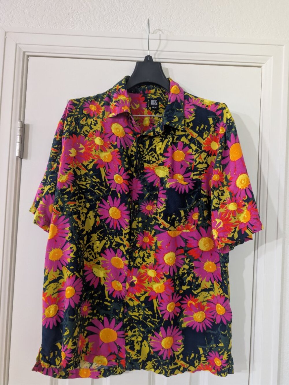 BDG Urban Outfitters Floral Button Up Shirt Medium Retro Daisy Print Pink Yellow - Picture 2 of 6